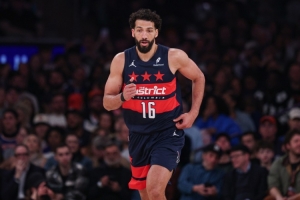 最强钉子户啊！吉尔NBA生涯6个赛季合计得到1094分 今天再度续约